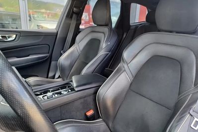 Volvo XC60 T4 R-Design