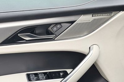 Jaguar F-Pace 2.0 D200  AWD R-Dynamic SE