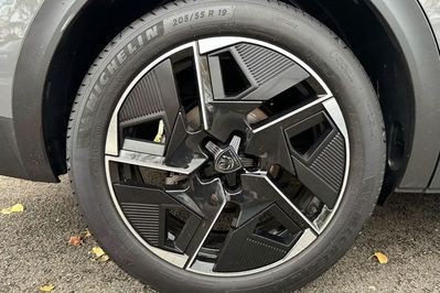 Peugeot 408 GT Exclusive S&S 1.2 mHEV  e-DSC6