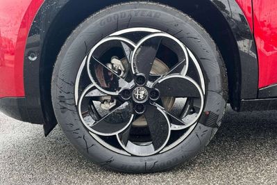 Alfa Romeo Junior 1.2 Ibrida Q4