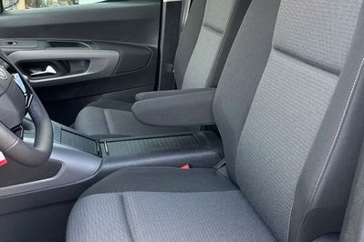 Toyota Proace City Verso Long VIP AT8