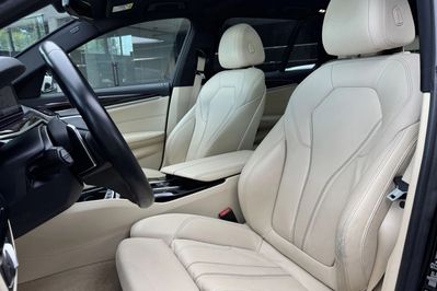 BMW Seria 5 530i xDrive M Sport sport