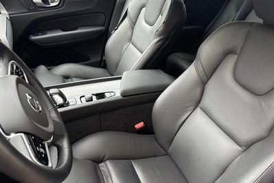 Volvo XC60 B5 B AWD Plus Dark