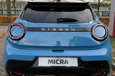Nissan Micra Evolve 40kWh 2WD AT