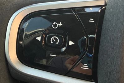 Volvo XC60 T6 Plug-In Hybrid AWD Ultra Dark