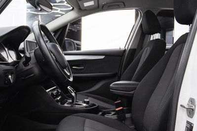 BMW Seria 2 218d Advantage aut