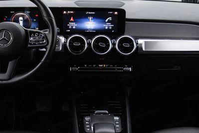 Mercedes GLB 200