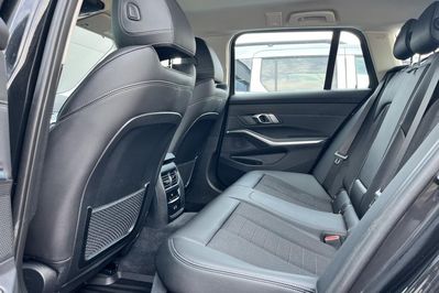 BMW Seria 3 Touring 320d xDrive Sport Line