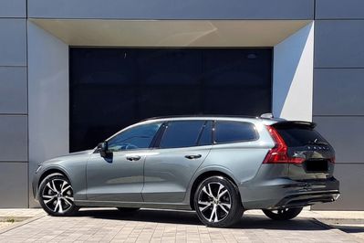 Volvo V60 B4 Ultra Dark