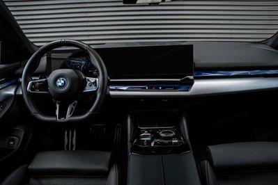 BMW Seria 5 530e xDrive M Sport