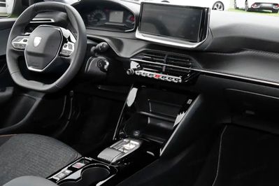 Peugeot 208 Style e-DCS6 1.2 mHEV