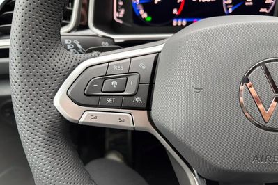 Volkswagen T-Roc R-Line Plus 1.5 TSI DSG