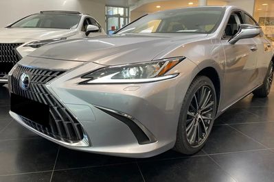 Lexus ES 300h Business Edition 2.5 E-CVT