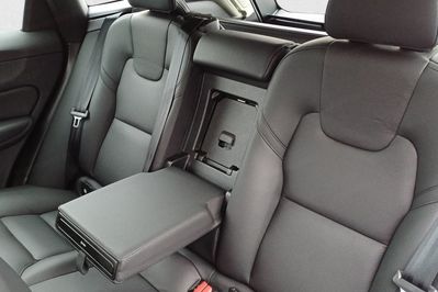 Volvo XC60 B5 B AWD Plus Dark