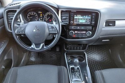 Mitsubishi Outlander 2.0 Intense + 4WD CVT