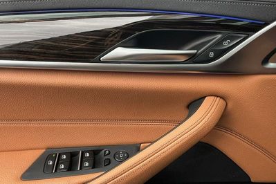 BMW Seria 5 530i xDrive mHEV Luxury Line aut