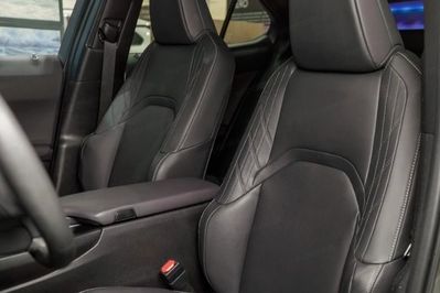 Lexus UX 300h F Sport Design