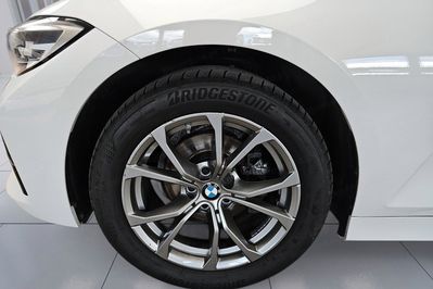 BMW Seria 3 Touring 318d Sport Line