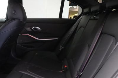 BMW Seria 3 330e xDrive M Sport