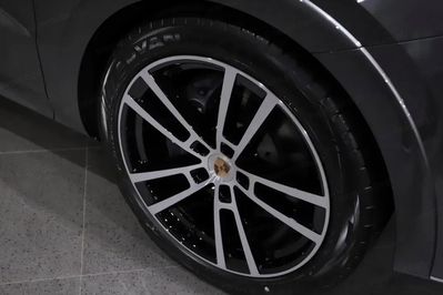 Porsche Cayenne Coupe E-Hybrid