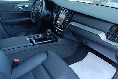 Volvo V60 T6 AWD Plug-In Hybrid Plus Dark aut