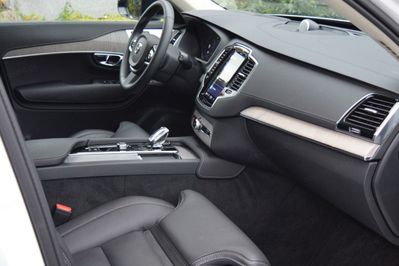 Volvo XC90 T8 AWD Plug-In Hybrid Ultimate Dark 7os aut