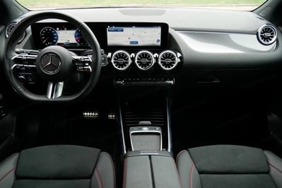 Mercedes B Klasa 220 4MATIC AMG Line