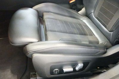 BMW Seria 3 Touring 320d Sport Line