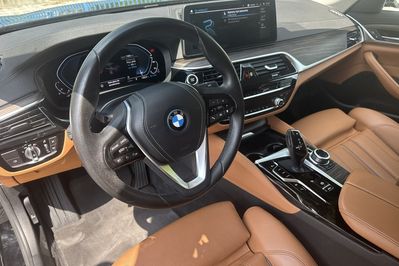 BMW Seria 5 520e Luxury Line