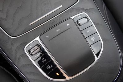 Mercedes E Klasa E 300 e 4-Matic Avantgarde