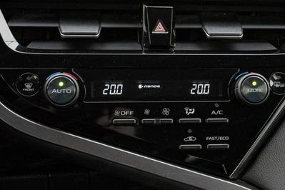 Toyota Camry 2.5 Hybrid Executive CVT