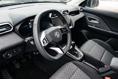 MG ZS 1.5  Standard MT