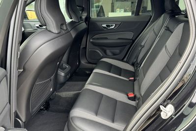 Volvo V60 B4 B Plus Dark