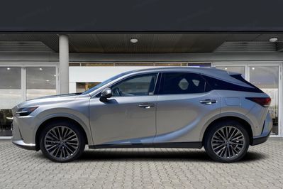 Lexus RX 450h+ Omotenashi