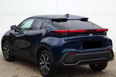 Toyota C-HR Style 2.0 Hybrid Dynamic Force Plug-in