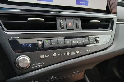 Lexus ES 300h Business Edition