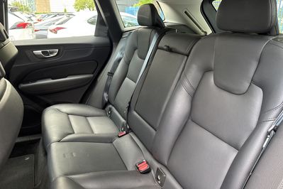 Volvo XC60 B4 B Plus Dark
