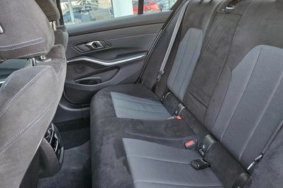 BMW Seria 3 330i xDrive M Sport aut