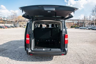 Opel Zafira Life Extra Long L2H1 Business AT8