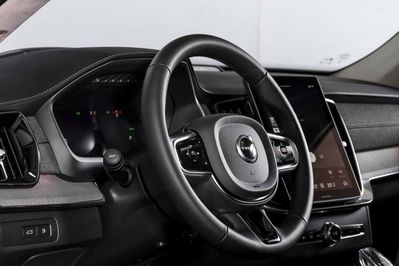 Volvo XC90 T8 AWD Plug-In Hybrid Ultra Dark 7os