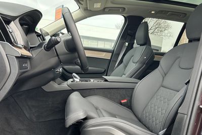 Volvo XC90 T8 AWD Plug-In Hybrid Plus Dark 7os