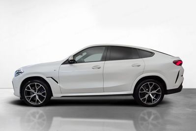 BMW X6 M50i