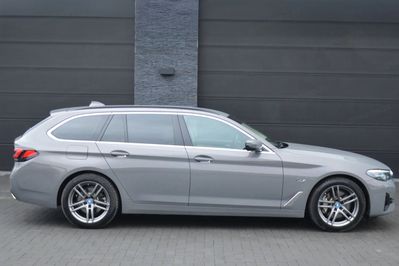 BMW Seria 5 530e sport-aut