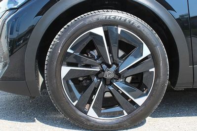 Peugeot 408 Business 1.2 mHEV e-DSC6