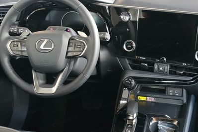 Lexus NX 350h Elegance 2WD