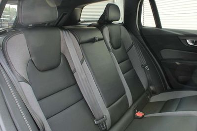 Volvo V60 T6 AWD Plug-In Hybrid Plus Dark