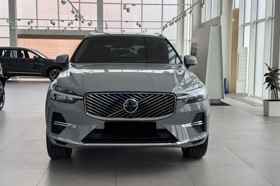 Volvo XC60 B5 B AWD Ultra Bright