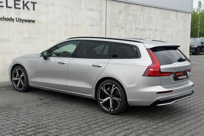 Volvo V60 T6 AWD Plug-In Hybrid Plus Dark
