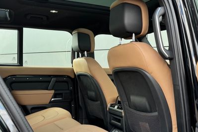 Land Rover Defender 110 3.0 D250 mHEV X-Dynamic HSE