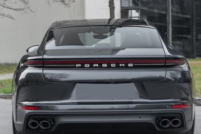 Porsche Panamera 4 E-Hybrid
